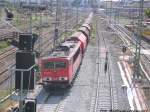 155 083 mit einem gterzug unterwegs in Richtung Bitterfeld am 10.6.15