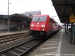 185 203 mit einen Gterzug bei der durchfahrt in Gelnhausen am 31.3.16