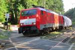 Am 29 Augustus 2015 durchfahrt 189 081 Venlo Bovenste Molen.