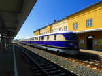 218 105 mit SVT 137 234 beim zwischenhalt in Aulendorf am 9.4.17