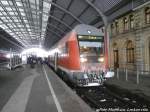 Mit Steuerwagen voraus steht 143 XXX-X mit ziel Zahna im Bahnhof Halle (Saale) Hbf am 29.12.14