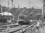 143 034 bei der einfahrt in den Bahnhof Halle (Saale) Hbf am 15.5.17