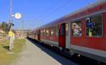 Die n-Wagen der RB nach Bamberg sonnen sich in Kronach.