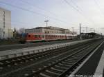 Mit Steuerwagen voraus steht MRCE ES 64 U2 - 028 mit ziel Halle (Saale) Hbf im Merseburger Bahnhof am 6.1.15