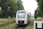 1648 410/910 verlsst als RE24 mit ziel Halle(Saale) Hbf den Bahnhof Sandersleben (Anh) am 7.6.21