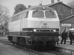 215 004 (225 004) der AVG im Bahnhof Egeln am 6.5.17