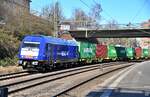 BRLL 223 013-4 fuhr mit einen containerzug durch hh-harburg,09.03.22