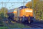 Bocholter Eisenbahn 295 057 rangiert mit ein Gaskesselwagen  am 8 November 2019 in Emmerich.