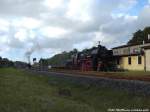 52 8079 & im Hintergrund RüBB 99 1781 & PRESS 650 032-4 im Bahnhof Putbus am 16.6.14