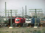 242 001 der PRESS / MTEG, 1116 147 der ÖBB und 185 697 der VTG abgestellt in Halle/Saale am 14.6.18