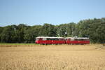 772 140 und 772 141 mit Ziel Bergen auf Rgen bei der Vorbeifahrt an Neklade am 30.7.21