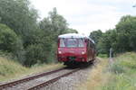 772 140 und 772 141 mit Ziel Bergen auf Rgen bei der Vorbeifahrt an der Ortschaft Alt Sassitz am 31.7.21