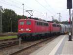 EGP 140 853-3 & 140 824-4 mit dem Kreidezug kurz vor der Abfahrt in Bergen auf Rgen am 12.8.13