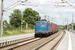 140 627 der EGP mit einem Containerzug bei der durchfahrt in Zberitz am 22.7.20