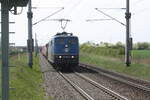 151 085 der EGP mit einem Gterzug bei der Durchfahrt in Zberitz am 29.4.22