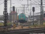 Die Emons 185 612 mit einem Gterzug kommend aus der Gterumfahrung beim einfahren in den Rbf Halle (Saale) am 13.6.15