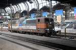 HSL 151 145-0 mußte warten auf weiterfahrt in hh-hamburg,19.09.22