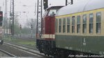 202 327 (203 227) der LEG mit dem Sonderzug und der E44 044 am ende beim verlassen des Bahnhofs Grokorbetha in Richtung Weienfels am 17.4.16