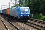 185 511 fuhr am 13.06.13 mit einen containerzug durch bhf harburg 