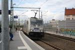 386 012 der HHLA/Metrans in der Gterumfahrung am Hauptbahnhof Halle/Saale am 25.9.19