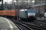 ES 64 F4-037 der MRCE zog einen containerzug am 14.02.14 durch hh-harburg