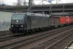 185 545-1 zog einen intermodal durch hh-harburg am 28.02.14