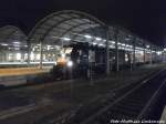 MRCE ES 64 U2 - 018 steht mit dem Eisenacher Zug im Bahnhof Halle (Saale) Hbf abfahrbereit am 21.12.14