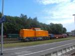 MTEG 293 022-0 mit einem Flachwagen abgestellt in Putbus am 4.6.14