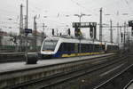 648 372 und 1648 805 der NordWestBahn als RE mit Ziel Wilhelmshaven im Bahnhof Bremen Hbf am 8.1.21