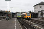 VT 650 704 von agilis und 1648 712/212 der Oberpfalzbahn im Bahnhof Marktredwitz am 23.3.21