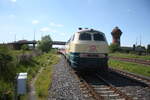 218 472 verlsst mit Ziel Magdeburg Hbf den Bahnhof Halberstadt am 2.6.22