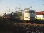 103 222 von Railadventure mit einem sonderzug mit einem Schweizer Krokodil am Zugende im Bahnhof Delitzsch unt Bf am 2.9.15