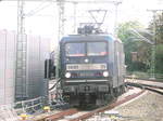 143 571 der RBH mit einen Kesselzug in der Gterumfahrung in Halle/Saale am 17.7.17