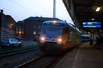 VT 564 der Vogtlandbahn als RB1 (20805) von Zwickau Zentrum kommend mit ziel Kraslice bei der Einfahrt in den Bahnhof Zwickau(Sachs) Hbf am 9.4.24