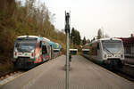 VT 564 und VT 566 der Vogtlandbahn im Bahnhof Kraslice am 9.4.24