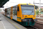 VT 650.69 der Vogtlandbahn / Trilex steht als RB5 / Os 17018 (GWTR) mit ziel Kraslice im Bahnhof Sokolov am 9.4.24