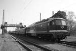 232 601 der WFL mit 243 005 am zugschluss im Bahnhof Ortrand am 14.5.22