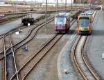 Während der 187er Triebwagen ruhte fuhr der Combino Duo aus Richtung Harz in den Bahnhof Nordhausen ein.