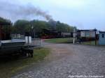 RBB 99 4011 mit dem Letzten Zug des Tages kurz vor der Abfahrt nach Ghren im Bahnhof Putbus am 9.5.13