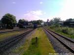 RBB 251 901 als Schlusslicht und Schublok unterwegs nach Lauterbach Mole bei der Ausfahrt aus Putbus am 29.5.13