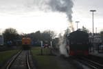 106 756 und 99 4632 im Bahnhof Putbus am 24.12.19