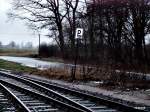 ein altes pfeif-schild steht auch noch beim bahnhof glinde,aufgenommen am 11.01.16