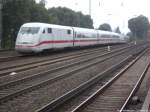 BR 401 bei der Vorbeifahrt an der AKN / S-Bahn Station Eidelstedt am 31.8.13