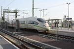 403 XXX mit ziel Mnchen Hbf bei der Einfahrt in den Bahnhof Halle/Saale Hbf am 13.7.21