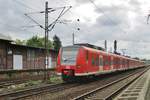 DB 425 594 treft am 4 Oktober 2017 in Bonn-Beuel ein.