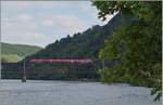 Ein DB ET 442 auf der Mosel-Brücke bei Bullay.