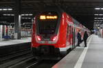 445 096 steht als RB16 mit Ziel Nrnberg Hbf im Bahnhof Mnchen Hbf am 24.3.21