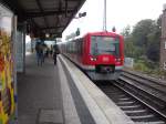 BR 474 als S3 mit ziel Pinneberg bei de ausfahrt aus AKN / S-Bahn Station Eidelstedt in Hamburg am 31.8.13