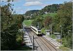 Ein DB VT 612 unterwegs in Richtung Singen fährt durch Haltestelle von Bietingen.