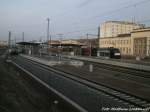 672 904 und MRCE ES 64 U2 - 005 im Merseburger Bahnhof am 6.1.15